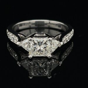 #3068-974000 1.02 ct. 14K Engagement Ring Color I Clarity VV2