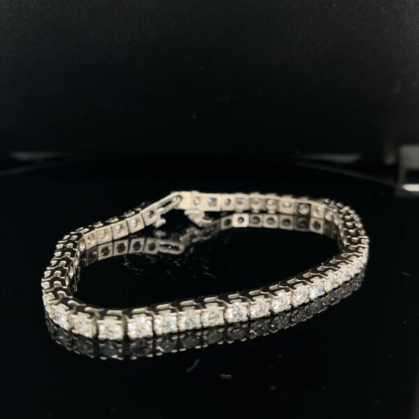 #RodA31-978000 14K White Gold 7.0CTW Tennis Bracelet 44 Diamonds.