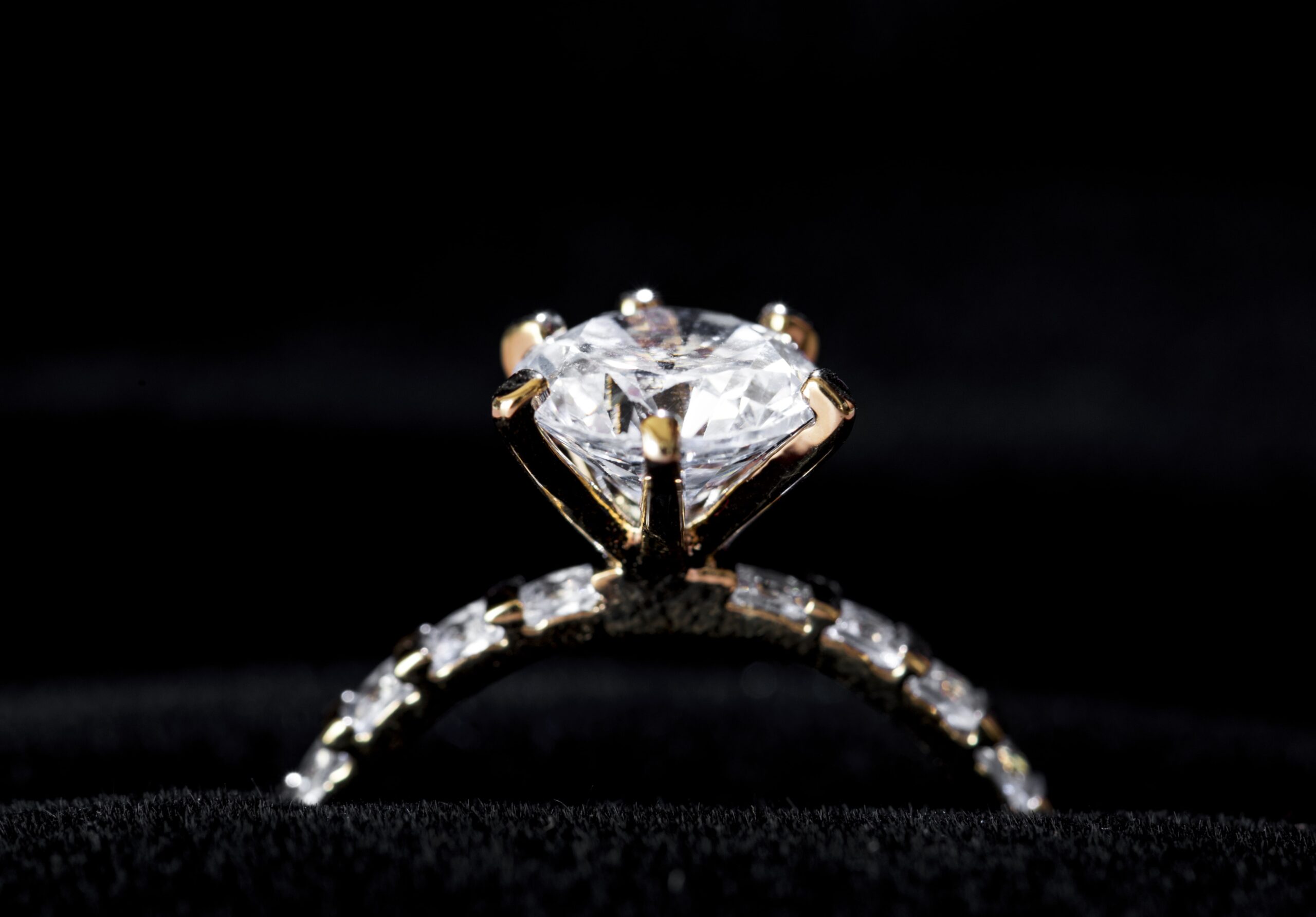 Lab-Grown Diamond Rings: A Budget-Friendly Option Without Compromising Quality
