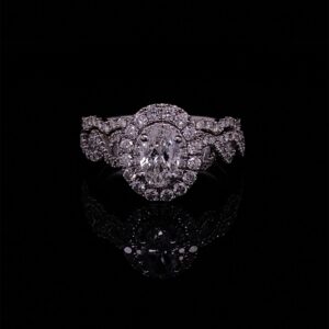 Neil Lane 14K White Gold Oval Halo Ring With Matching Band 1.50 Carat Total weight. Color H SI 1