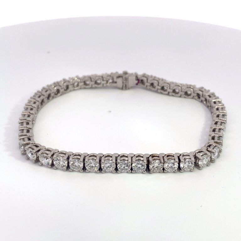 White gold diamond tennis bracelet