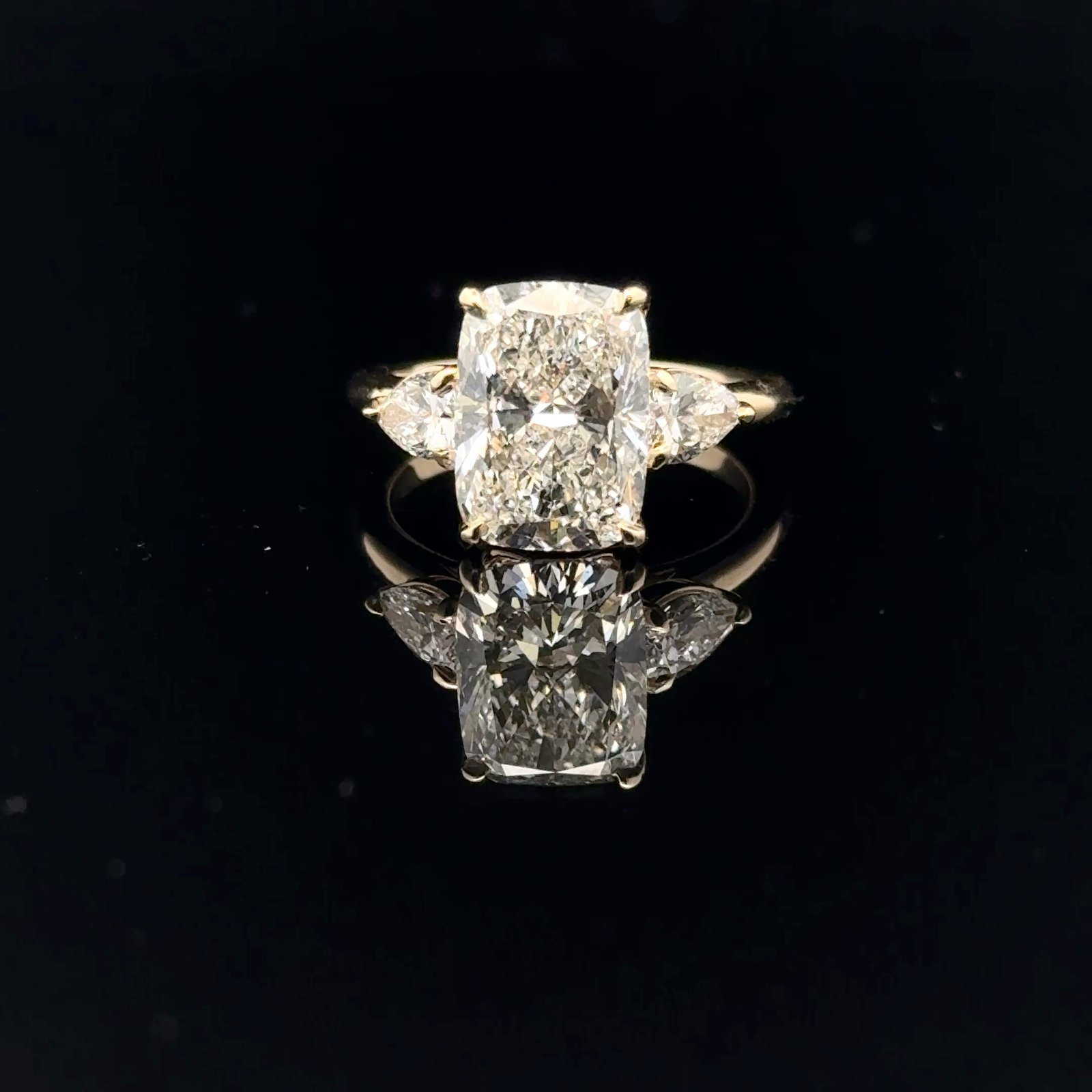 5.00 Carat14k White Gold Round 4-Prong Solitaire Lab-Grown ELONGATED RADIANT COLOR E CLARITY VS1